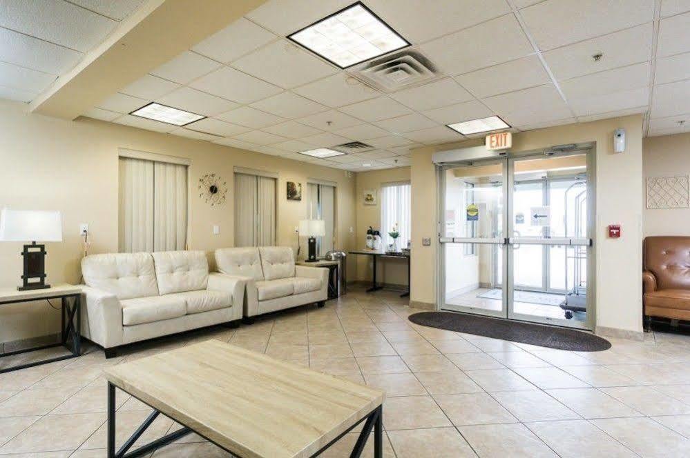 Baymont By Wyndham Jacksonville Exterior photo