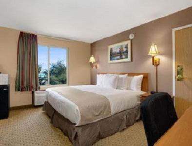 Baymont By Wyndham Jacksonville Room photo